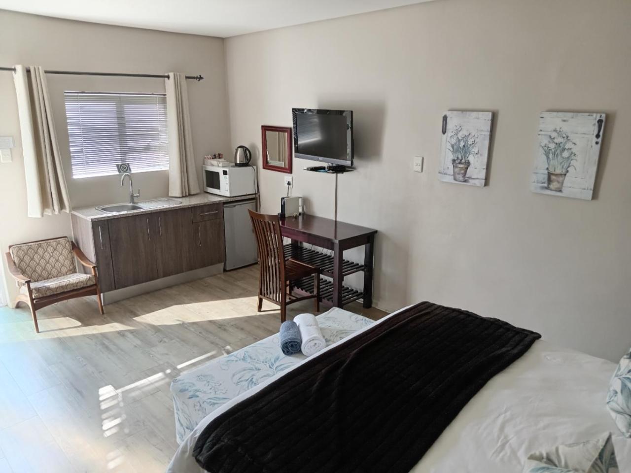 Bed and Breakfast Urban Manor Порт-Элизабет Экстерьер фото