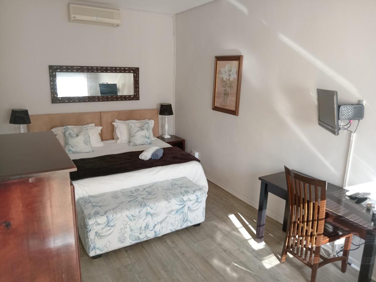 Bed and Breakfast Urban Manor Порт-Элизабет Экстерьер фото